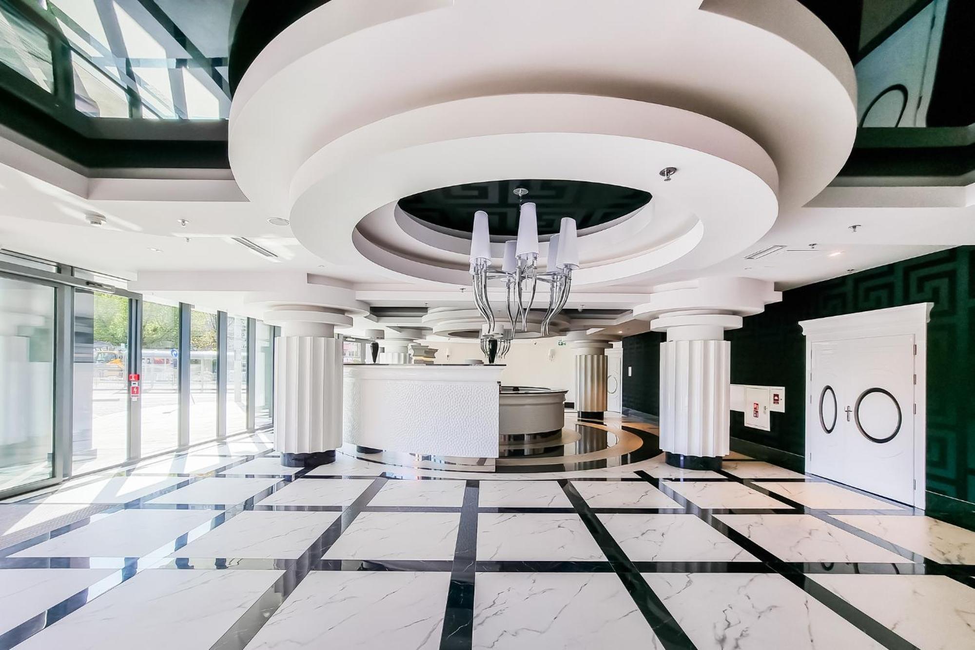 Hanza Tower No 628 - 6th Floor, Balcony, Swimming Pool Apartment *